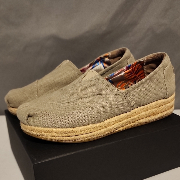 BOBS from Skechers Shoes - BOBS from Skechers Tan Casual Flats with Elastic Gore